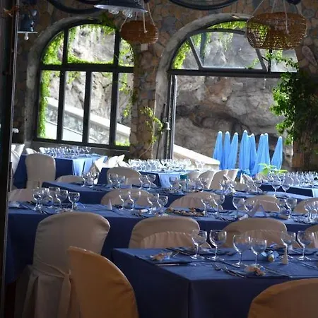 Alfonso A Mare מלון 3*
