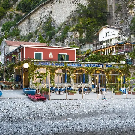Alfonso A Mare Praiano